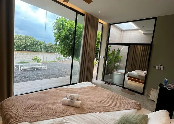 Phu Xuan Homestay - Gan Doc Hoang Hon, Phong Rong View Song